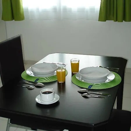 H\u00f4tel La Palmeraie Cornebarrieu