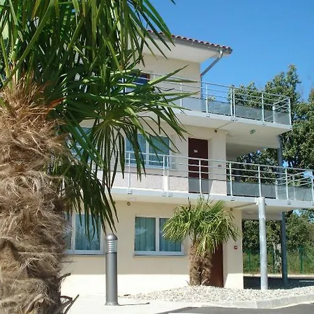 H\u00f4tel La Palmeraie Hotel Cornebarrieu